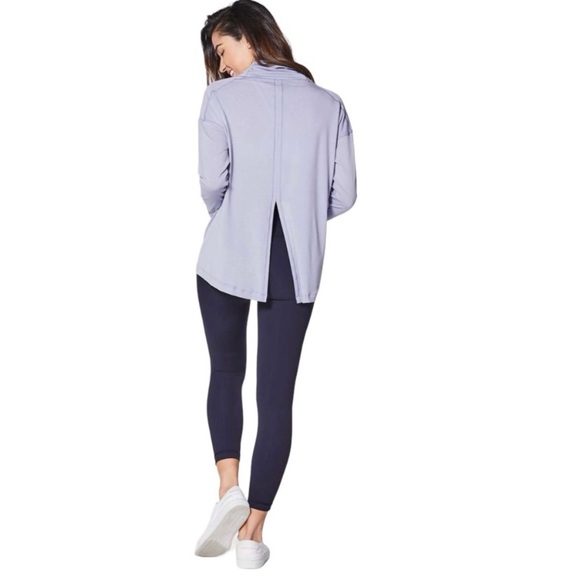 Lulu Lemon Long Sleeve - Picture 2 of 4